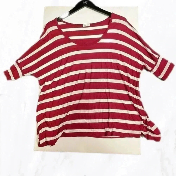 AG red and white  oversized casual short sleeve scoop neck T-shirt S - Picture 3 of 5